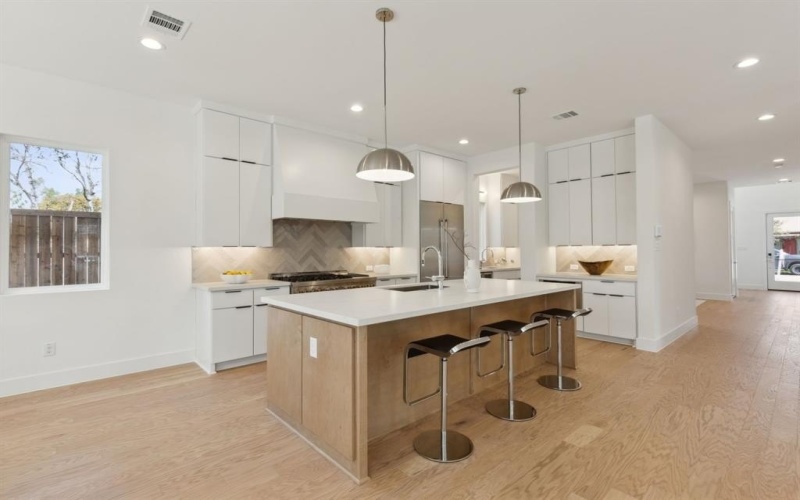 6543 Kenwell Street, Dallas, TX 75209, 5 Bedrooms Bedrooms, ,5 BathroomsBathrooms,Residential,For Sale,6543 Kenwell Street,20871765