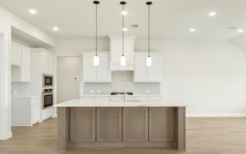 2401 Avalon Drive, Mansfield, TX 76084, 6 Habitaciones Habitaciones , ,6 BañosBaños,Residential,En Venta,2401 Avalon Drive,20871874