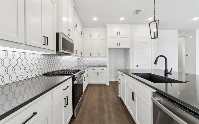 4804 Maxwell Drive, McKinney, TX 75071, 3 Bedrooms Bedrooms, ,2 BathroomsBathrooms,Residential,For Sale,4804 Maxwell Drive,20870555