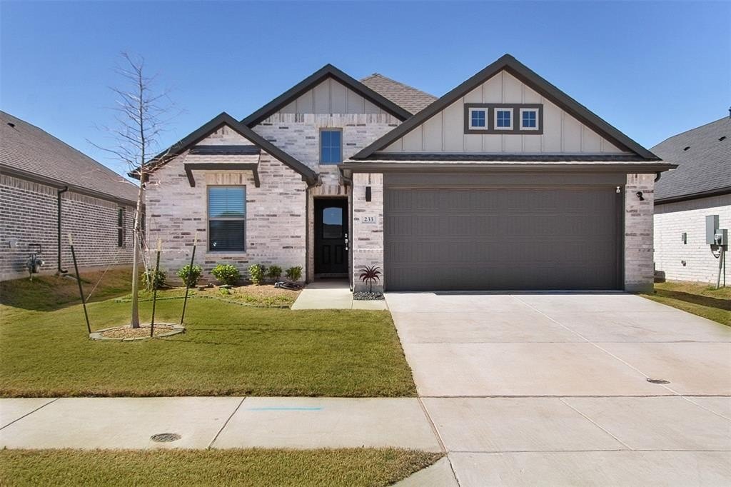 233 Little Bridge Drive, Lavon, TX 75166, 3 Bedrooms Bedrooms, ,2 BathroomsBathrooms,Residential,For Sale,233 Little Bridge Drive,20871104