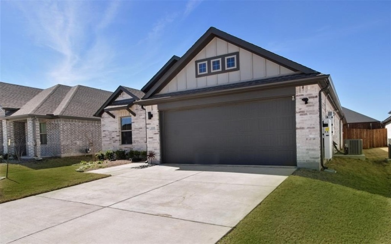 233 Little Bridge Drive, Lavon, TX 75166, 3 Bedrooms Bedrooms, ,2 BathroomsBathrooms,Residential,For Sale,233 Little Bridge Drive,20871104