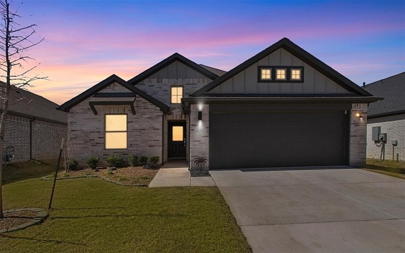 233 Little Bridge Drive, Lavon, TX 75166, 3 Bedrooms Bedrooms, ,2 BathroomsBathrooms,Residential,For Sale,233 Little Bridge Drive,20871104