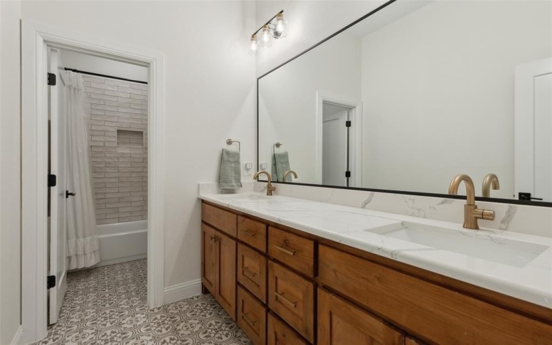 136 Grace Vw Road, Weatherford, TX 76088, 5 Bedrooms Bedrooms, ,3 BathroomsBathrooms,Residential,For Sale,136 Grace Vw Road,20875880