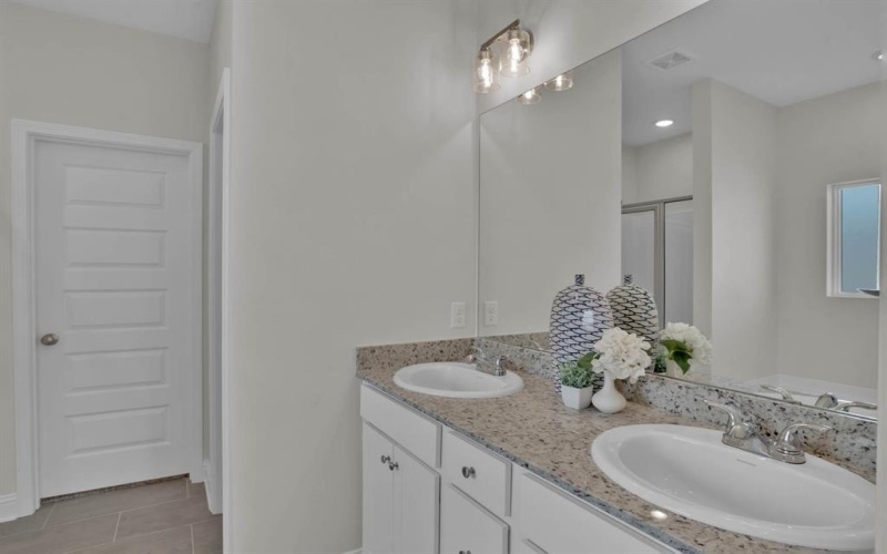 5042 Falcon Bay Drive, Shreveport, LA 71107, 3 Habitaciones Habitaciones , ,2 BañosBaños,Residential,En Venta,5042 Falcon Bay Drive,20873717