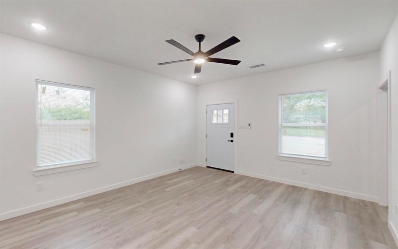 1213 Mill Street #A, Gainesville, TX 76240, 3 Bedrooms Bedrooms, ,2 BathroomsBathrooms,Residential,For Sale,1213 Mill Street,20875937