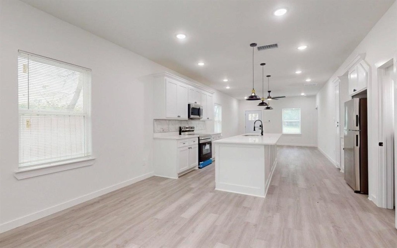 1213 Mill Street #A, Gainesville, TX 76240, 3 Bedrooms Bedrooms, ,2 BathroomsBathrooms,Residential,For Sale,1213 Mill Street,20875937