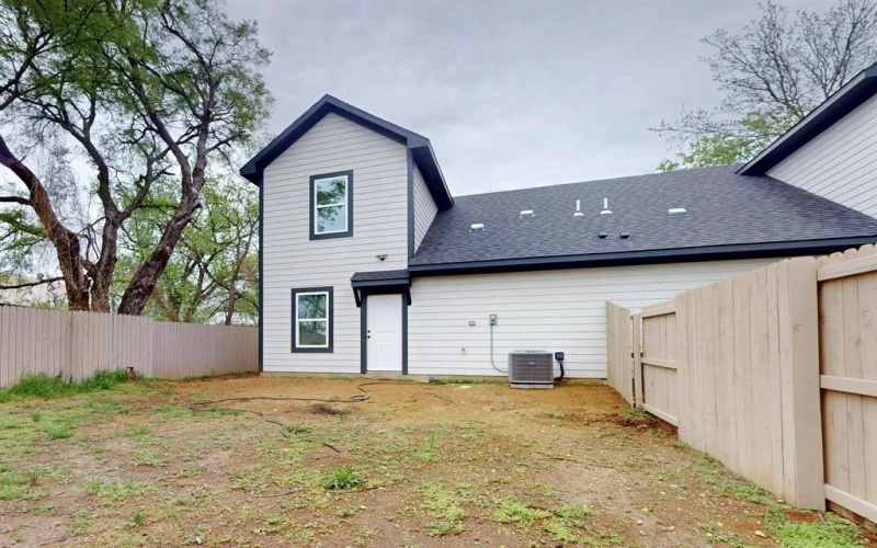 1213 Mill Street #A, Gainesville, TX 76240, 3 Bedrooms Bedrooms, ,2 BathroomsBathrooms,Residential,For Sale,1213 Mill Street,20875937