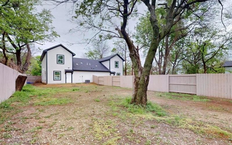 1213 Mill Street #A, Gainesville, TX 76240, 3 Bedrooms Bedrooms, ,2 BathroomsBathrooms,Residential,For Sale,1213 Mill Street,20875937