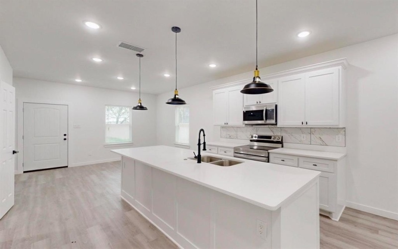 1213 Mill Street #A, Gainesville, TX 76240, 3 Bedrooms Bedrooms, ,2 BathroomsBathrooms,Residential,For Sale,1213 Mill Street,20875937