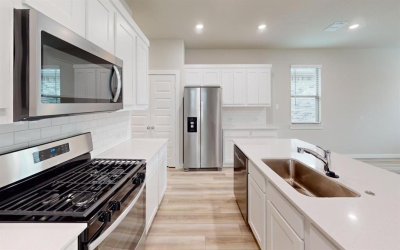 215 Caliber Court, Princeton, TX 75071, 4 Habitaciones Habitaciones , ,2 BañosBaños,Residential Lease,En Alquiler,215 Caliber Court,20875973