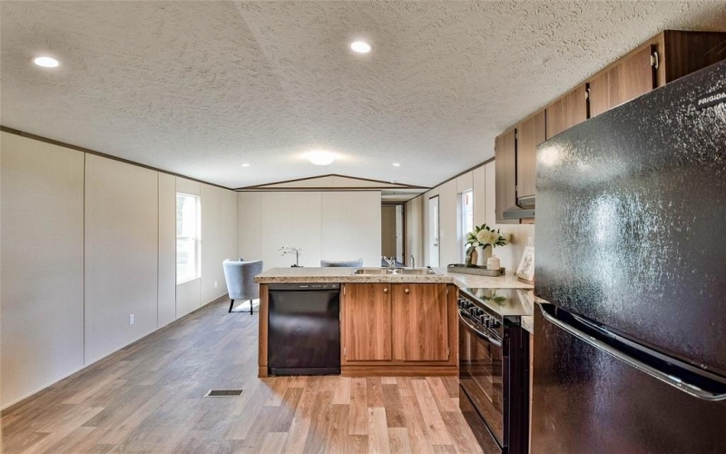 401 Blue Jay Court, Granbury, TX 76049, 3 Habitaciones Habitaciones , ,2 BañosBaños,Residential,En Venta,401 Blue Jay Court,20876025