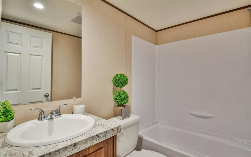 401 Blue Jay Court, Granbury, TX 76049, 3 Habitaciones Habitaciones , ,2 BañosBaños,Residential,En Venta,401 Blue Jay Court,20876025