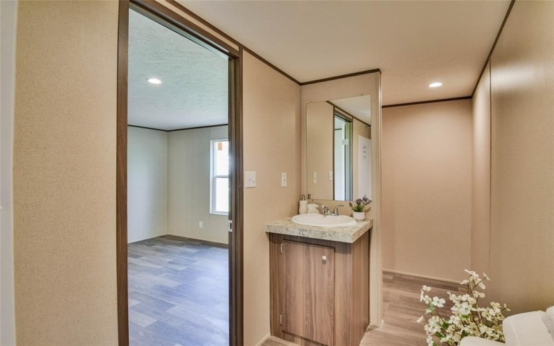 401 Blue Jay Court, Granbury, TX 76049, 3 Habitaciones Habitaciones , ,2 BañosBaños,Residential,En Venta,401 Blue Jay Court,20876025