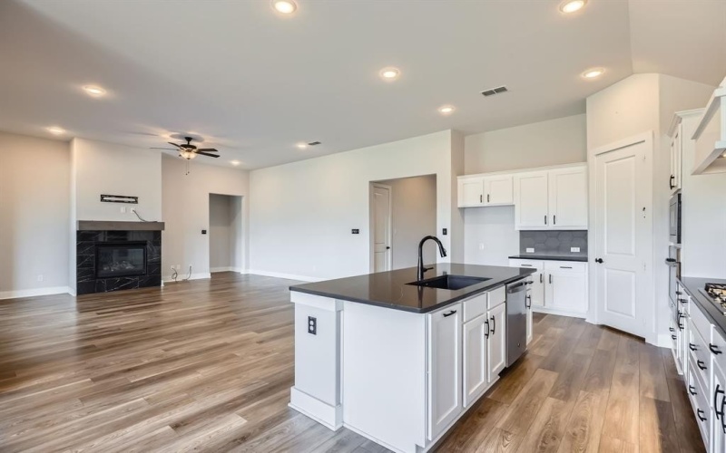 13409 Quesa Drive, Little Elm, TX 75068, 3 Bedrooms Bedrooms, ,2 BathroomsBathrooms,Residential,For Sale,13409 Quesa Drive,20873914