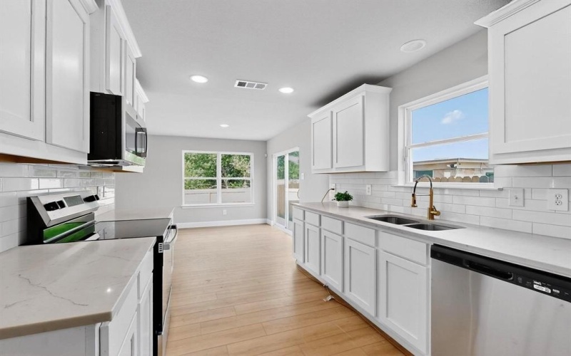 1931 Danube, Dallas, TX 75203, 4 Bedrooms Bedrooms, ,2 BathroomsBathrooms,Residential,For Sale,1931 Danube,20874069