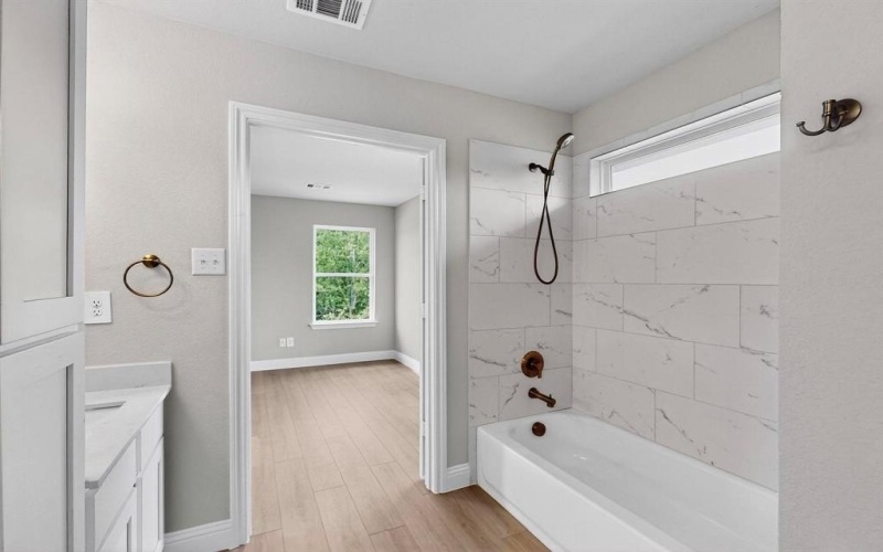 1931 Danube, Dallas, TX 75203, 4 Bedrooms Bedrooms, ,2 BathroomsBathrooms,Residential,For Sale,1931 Danube,20874069