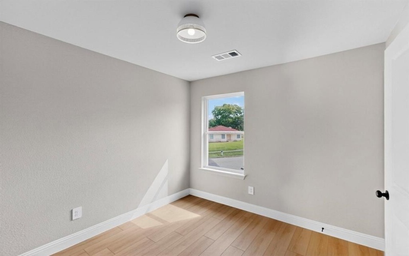 1931 Danube, Dallas, TX 75203, 4 Bedrooms Bedrooms, ,2 BathroomsBathrooms,Residential,For Sale,1931 Danube,20874069