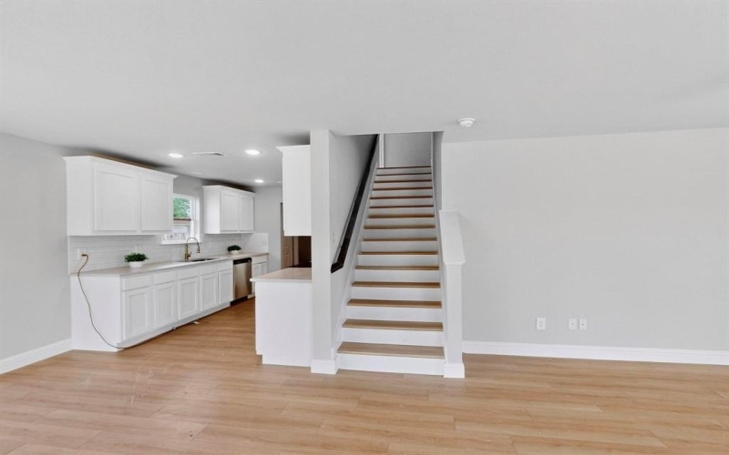 1931 Danube, Dallas, TX 75203, 4 Bedrooms Bedrooms, ,2 BathroomsBathrooms,Residential,For Sale,1931 Danube,20874069