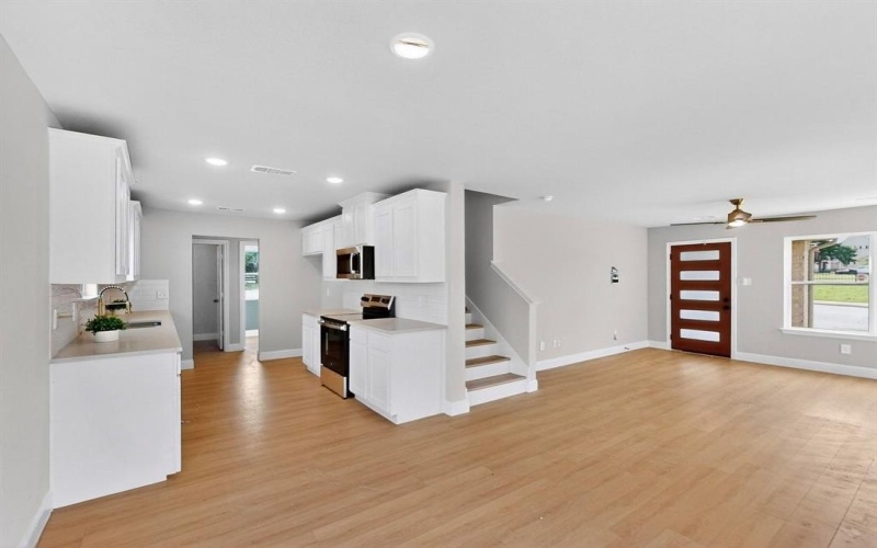 1931 Danube, Dallas, TX 75203, 4 Bedrooms Bedrooms, ,2 BathroomsBathrooms,Residential,For Sale,1931 Danube,20874069
