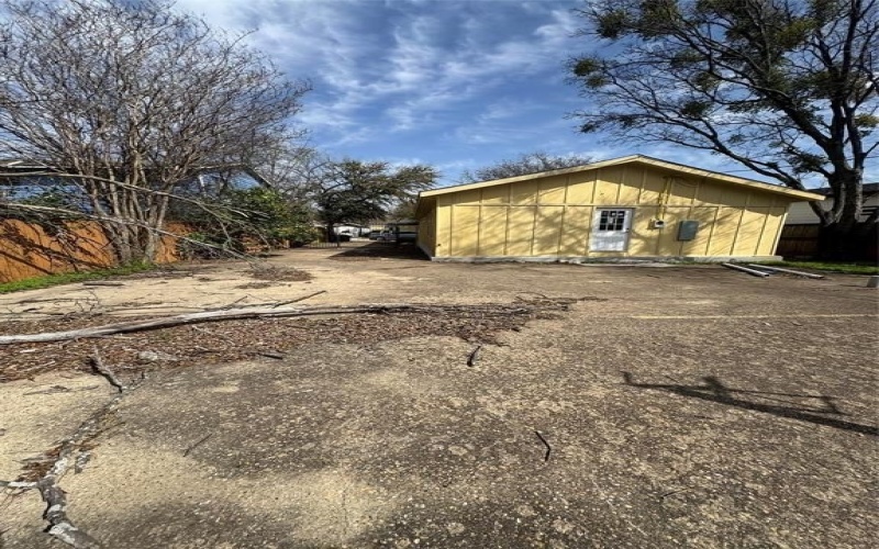 3023 Arizona, Dallas, TX 75216, 4 Bedrooms Bedrooms, ,2 BathroomsBathrooms,Residential,For Sale,3023 Arizona,20874120