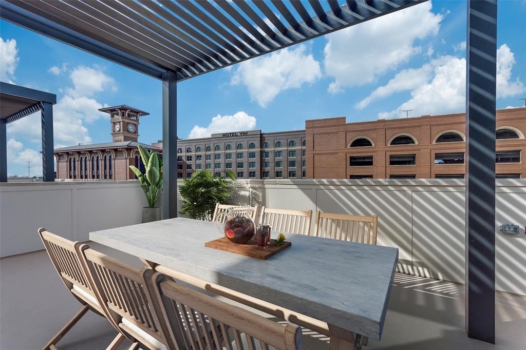 218 E Dallas Road #102, Grapevine, TX 76051, 3 Bedrooms Bedrooms, ,3 BathroomsBathrooms,Residential,For Sale,218 E Dallas Road,20874253