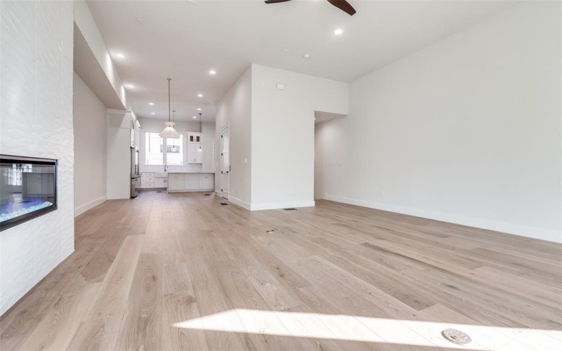 218 E Dallas Road #102, Grapevine, TX 76051, 3 Bedrooms Bedrooms, ,3 BathroomsBathrooms,Residential,For Sale,218 E Dallas Road,20874253