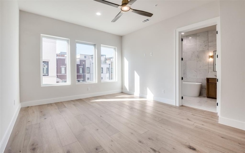 218 E Dallas Road #102, Grapevine, TX 76051, 3 Bedrooms Bedrooms, ,3 BathroomsBathrooms,Residential,For Sale,218 E Dallas Road,20874253