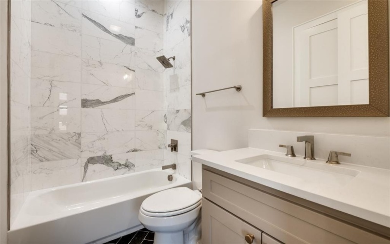 218 E Dallas Road #102, Grapevine, TX 76051, 3 Bedrooms Bedrooms, ,3 BathroomsBathrooms,Residential,For Sale,218 E Dallas Road,20874253