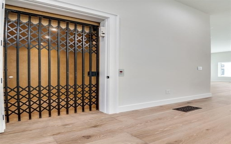 218 E Dallas Road #102, Grapevine, TX 76051, 3 Bedrooms Bedrooms, ,3 BathroomsBathrooms,Residential,For Sale,218 E Dallas Road,20874253