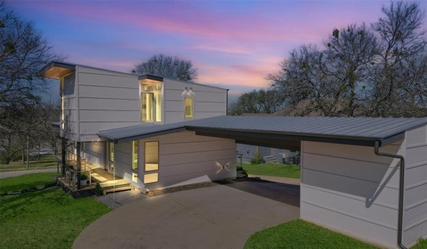715 N Elm Street, Sherman, TX 75090, 3 Bedrooms Bedrooms, ,3 BathroomsBathrooms,Residential,For Sale,715 N Elm Street,20874434