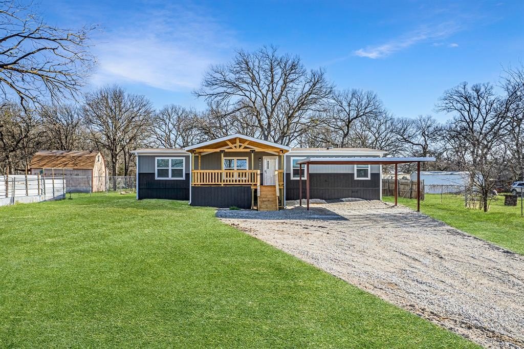2013 Spring Court, Azle, TX 76020, 3 Bedrooms Bedrooms, ,2 BathroomsBathrooms,Residential,For Sale,2013 Spring Court,20871991
