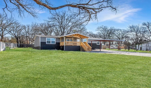 2013 Spring Court, Azle, TX 76020, 3 Bedrooms Bedrooms, ,2 BathroomsBathrooms,Residential,For Sale,2013 Spring Court,20871991
