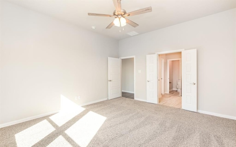 2600 Donella Drive, Denton, TX 76207, 5 Bedrooms Bedrooms, ,3 BathroomsBathrooms,Residential,For Sale,2600 Donella Drive,20874568