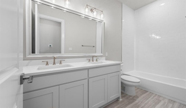 1435 Julian Drive, Van Alstyne, TX 75495, 4 Bedrooms Bedrooms, ,3 BathroomsBathrooms,Residential,For Sale,1435 Julian Drive,20874698