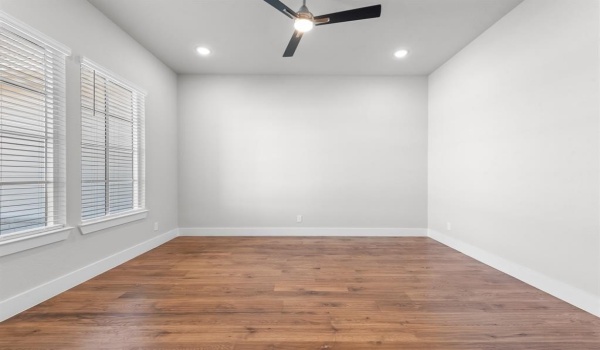 1435 Julian Drive, Van Alstyne, TX 75495, 4 Bedrooms Bedrooms, ,3 BathroomsBathrooms,Residential,For Sale,1435 Julian Drive,20874698