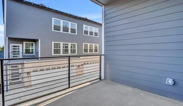 631 N Tyler Street #402, Dallas, TX 75208, 2 Bedrooms Bedrooms, ,2 BathroomsBathrooms,Residential Lease,For Rent,631 N Tyler Street,20872423