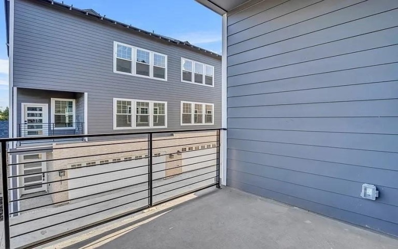 631 N Tyler Street #402, Dallas, TX 75208, 2 Bedrooms Bedrooms, ,2 BathroomsBathrooms,Residential Lease,For Rent,631 N Tyler Street,20872423