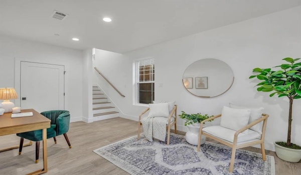 631 N Tyler Street #402, Dallas, TX 75208, 2 Bedrooms Bedrooms, ,2 BathroomsBathrooms,Residential Lease,For Rent,631 N Tyler Street,20872423