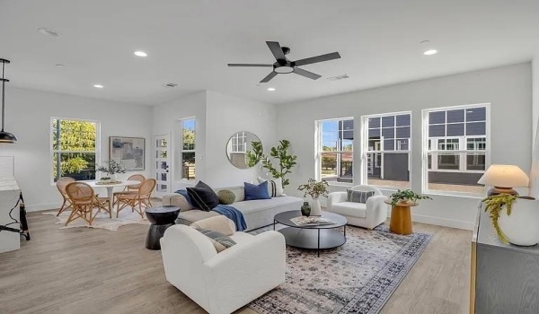 631 N Tyler Street #402, Dallas, TX 75208, 2 Bedrooms Bedrooms, ,2 BathroomsBathrooms,Residential Lease,For Rent,631 N Tyler Street,20872423