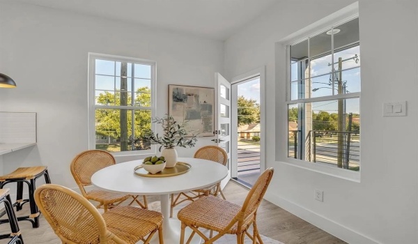 631 N Tyler Street #402, Dallas, TX 75208, 2 Bedrooms Bedrooms, ,2 BathroomsBathrooms,Residential Lease,For Rent,631 N Tyler Street,20872423