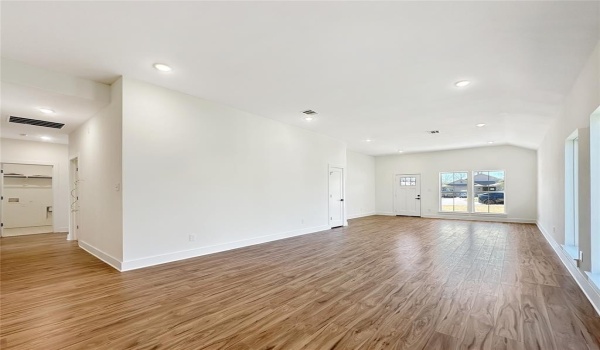 5926 Houghton Avenue, Fort Worth, TX 76107, 3 Bedrooms Bedrooms, ,2 BathroomsBathrooms,Residential,For Sale,5926 Houghton Avenue,20872582