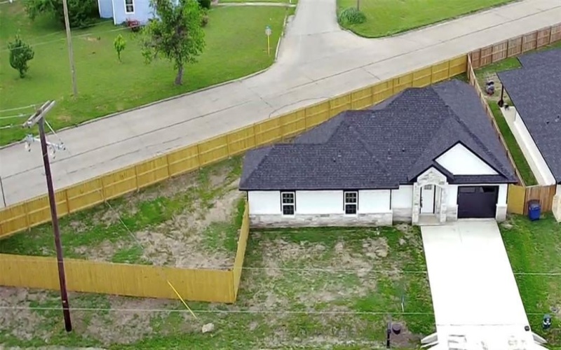 510 Washington Street, Ennis, TX 75119, 3 Bedrooms Bedrooms, ,2 BathroomsBathrooms,Residential,For Sale,510 Washington Street,20872655