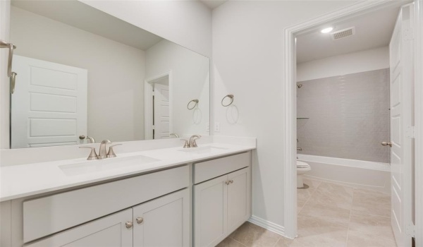 14020 Alfafar Court, Little Elm, TX 75068, 4 Bedrooms Bedrooms, ,3 BathroomsBathrooms,Residential,For Sale,14020 Alfafar Court,20872674