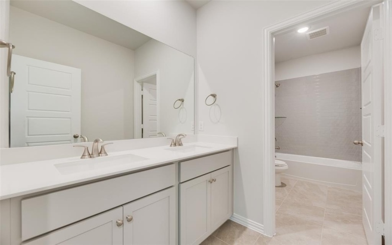 14020 Alfafar Court, Little Elm, TX 75068, 4 Bedrooms Bedrooms, ,3 BathroomsBathrooms,Residential,For Sale,14020 Alfafar Court,20872674