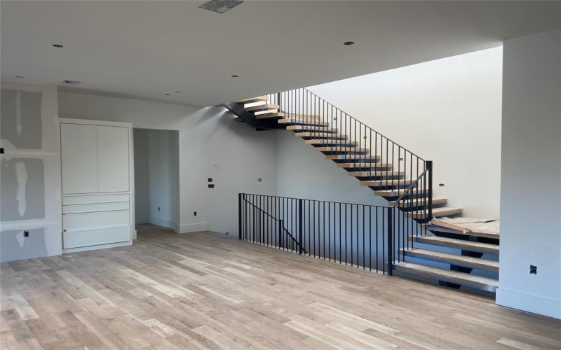 3624 N Fitzhugh Avenue, Dallas, TX 75204, 5 Bedrooms Bedrooms, ,6 BathroomsBathrooms,Residential,For Sale,3624 N Fitzhugh Avenue,20874895
