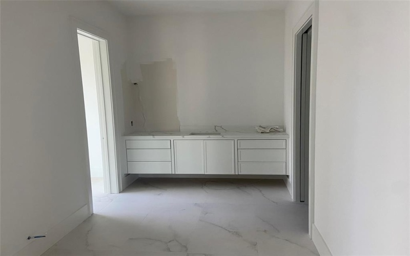 3624 N Fitzhugh Avenue, Dallas, TX 75204, 5 Bedrooms Bedrooms, ,6 BathroomsBathrooms,Residential,For Sale,3624 N Fitzhugh Avenue,20874895