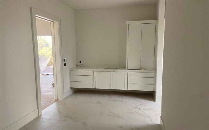 3624 N Fitzhugh Avenue, Dallas, TX 75204, 5 Bedrooms Bedrooms, ,6 BathroomsBathrooms,Residential,For Sale,3624 N Fitzhugh Avenue,20874895