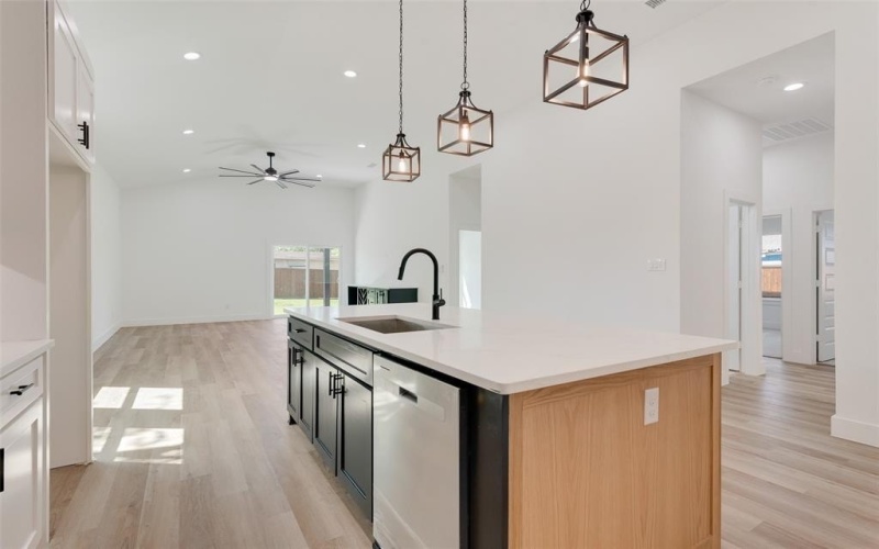 4515 Eutopia Street, Greenville, TX 75401, 4 Bedrooms Bedrooms, ,2 BathroomsBathrooms,Residential,For Sale,4515 Eutopia Street,20872766