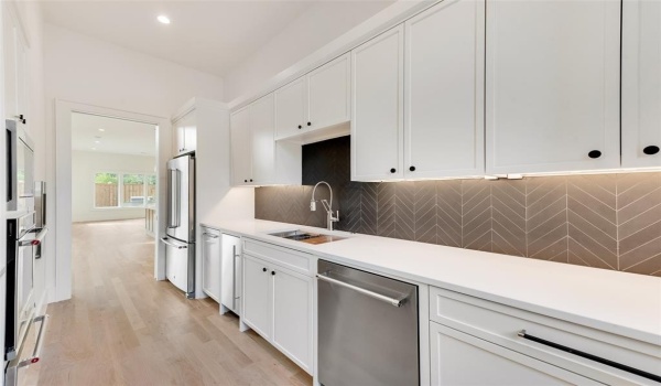 10519 Somerton Drive, Dallas, TX 75229, 5 Bedrooms Bedrooms, ,6 BathroomsBathrooms,Residential,For Sale,10519 Somerton Drive,20874958