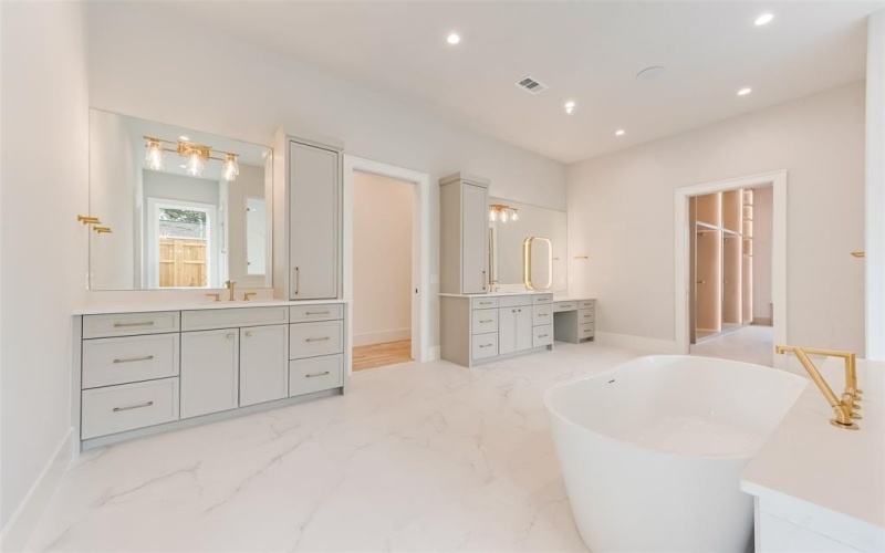 10519 Somerton Drive, Dallas, TX 75229, 5 Bedrooms Bedrooms, ,6 BathroomsBathrooms,Residential,For Sale,10519 Somerton Drive,20874958